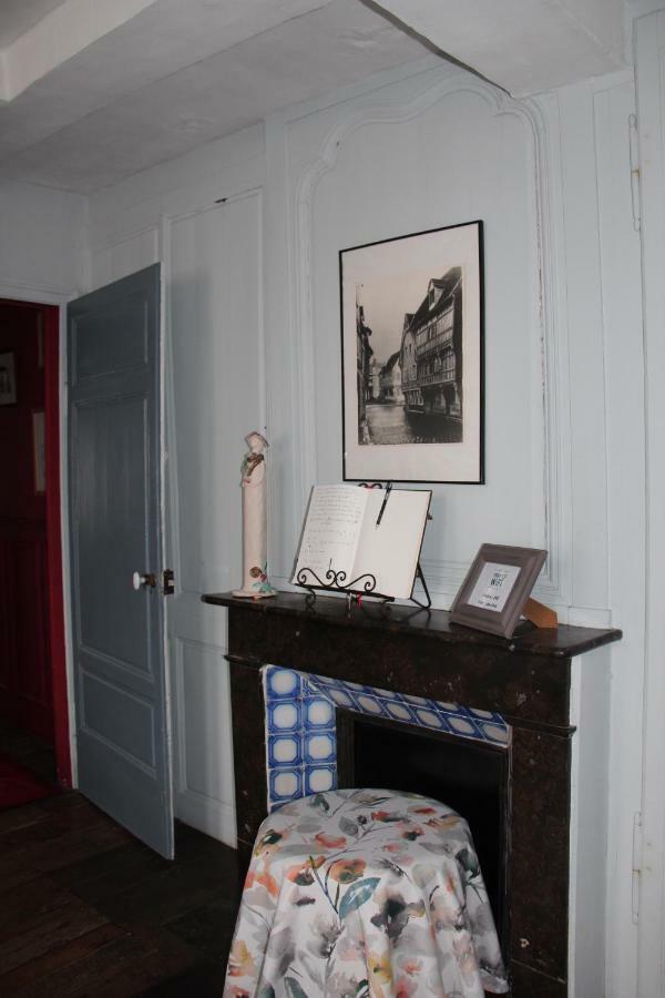 Les Capucines Bed & Breakfast แอบบ์วิลล์ ภายนอก รูปภาพ