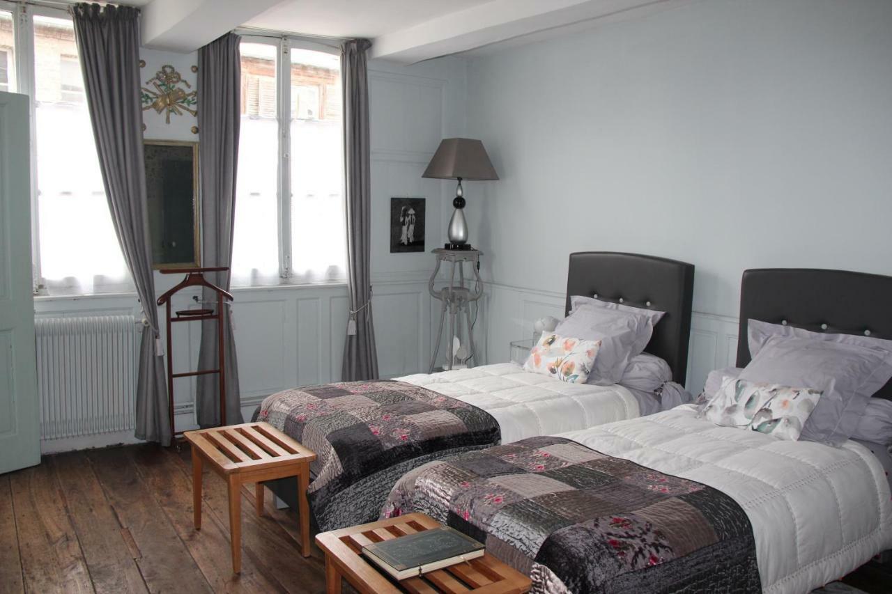 Les Capucines Bed & Breakfast แอบบ์วิลล์ ภายนอก รูปภาพ