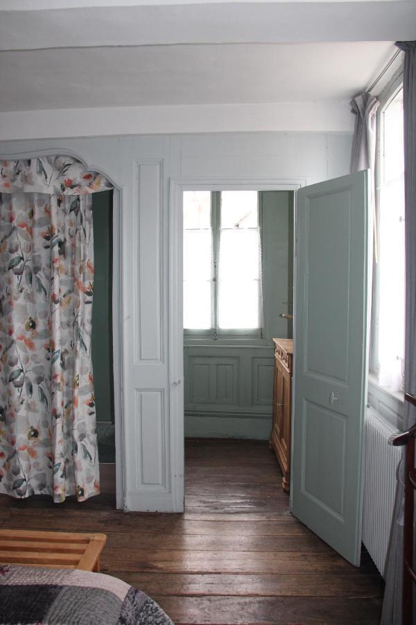Les Capucines Bed & Breakfast แอบบ์วิลล์ ภายนอก รูปภาพ